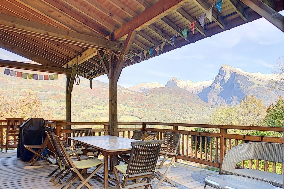 Big balcony & big views